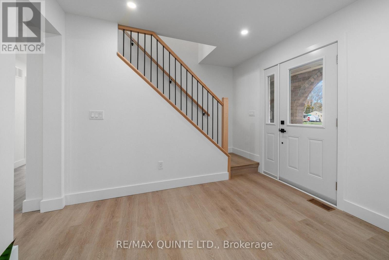 3 Cooke Court, Belleville (Belleville Ward), Ontario  K8N 5N4 - Photo 4 - X12525126