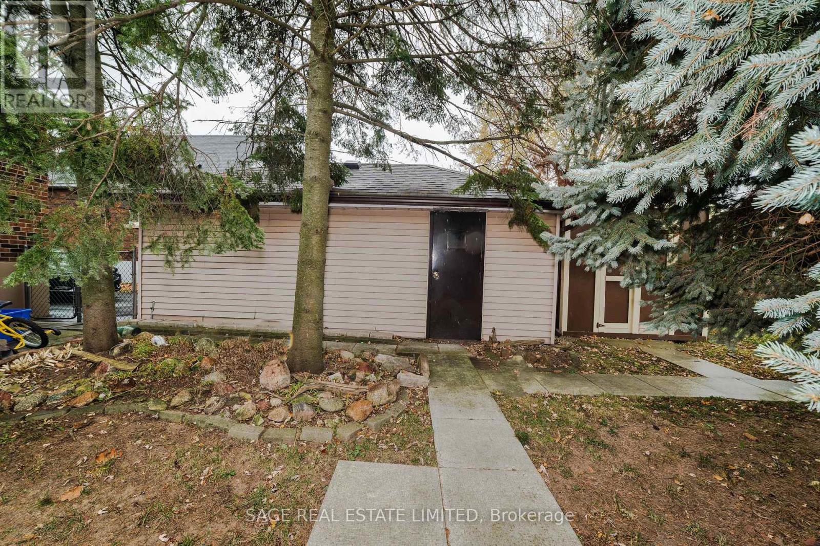 Main - 146 East 34th Street, Hamilton, Ontario  L8V 3W6 - Photo 10 - X12525102