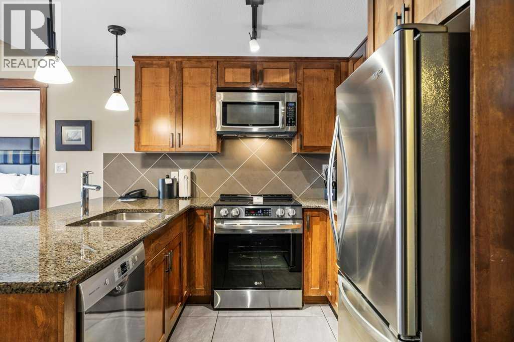 204, 30 Lincoln Park, Canmore, Alberta  T1W 0H7 - Photo 5 - A2268855