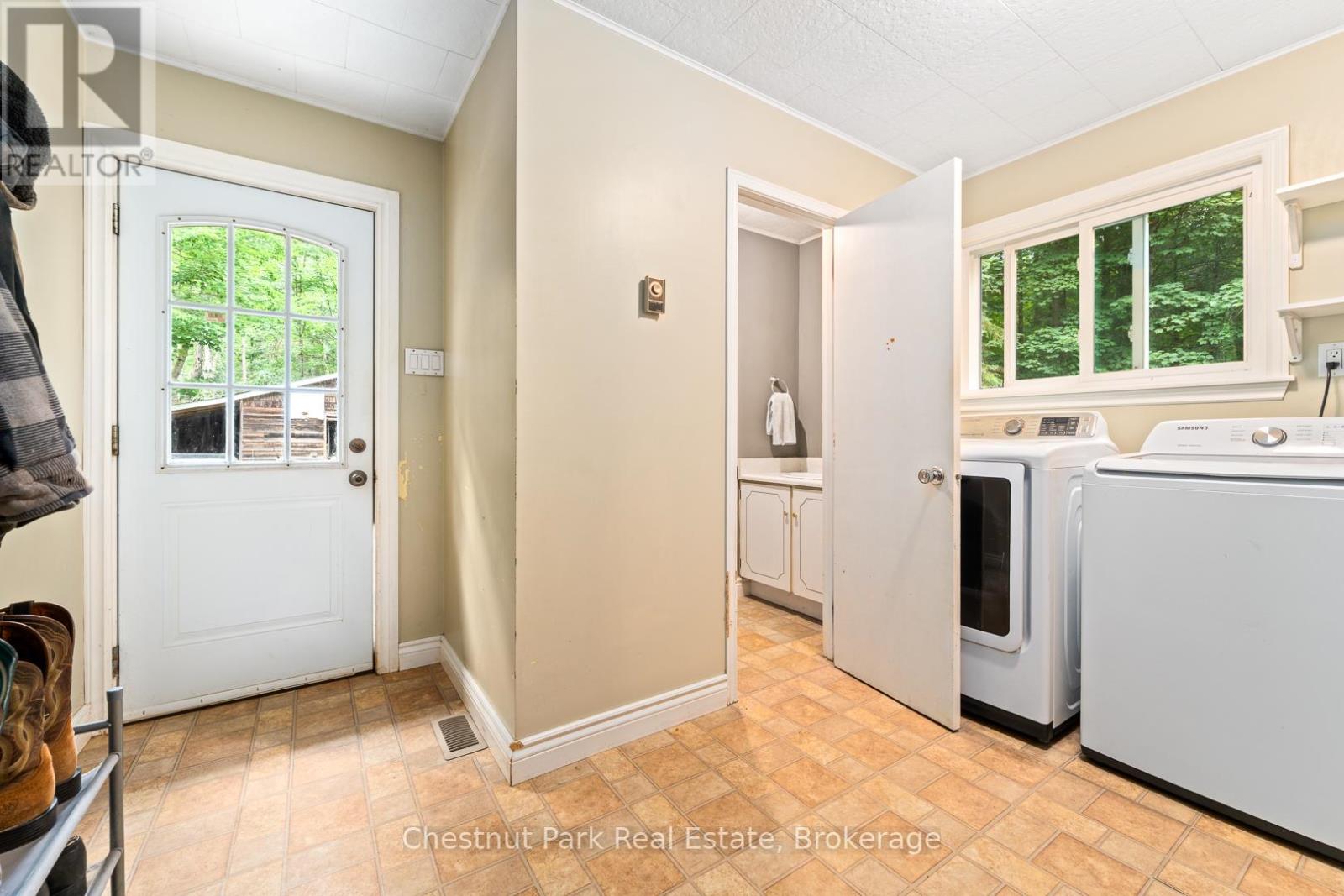 59 Crockford Lane, Huntsville, Ontario P0B 1L0 - Photo 16 - X12320548