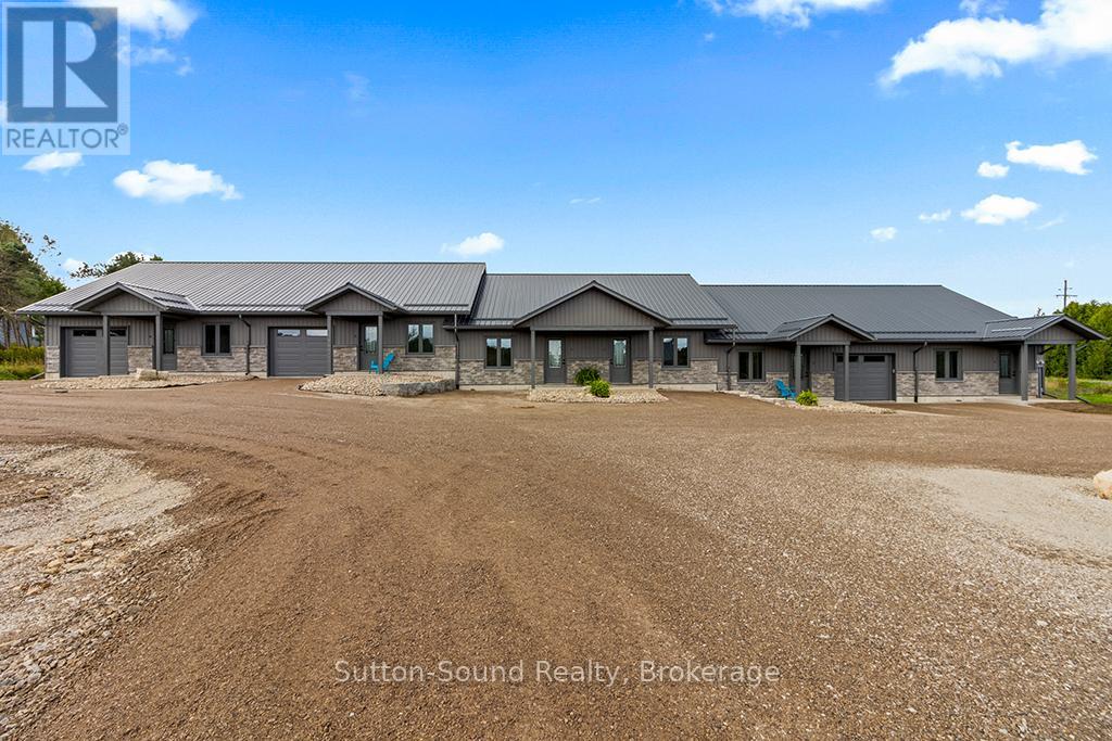 4 - 18 Maple Golf Crescent, Northern Bruce Peninsula, Ontario N0H 2R0 - Photo 4 - X12387591