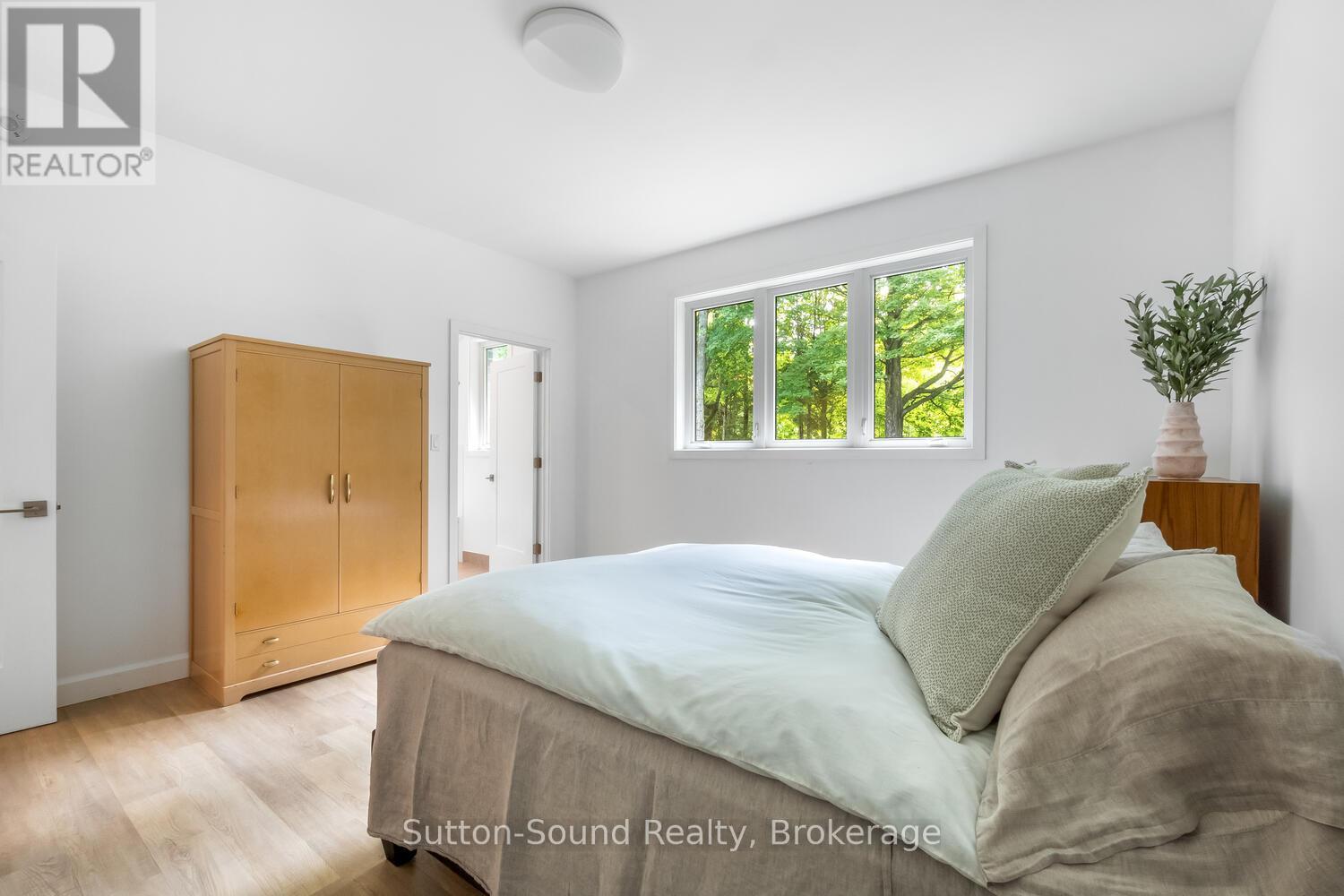 293 Everatt Side Road, Northern Bruce Peninsula, Ontario N0H 1W0 - Photo 19 - X12423325