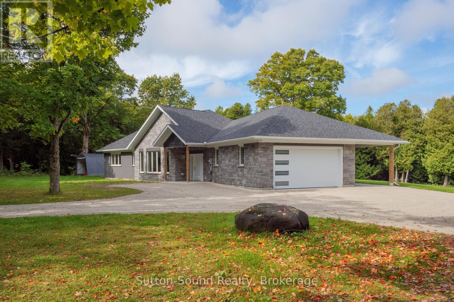 293 Everatt Side Road, Northern Bruce Peninsula, Ontario N0H 1W0 - Photo 28 - X12423325