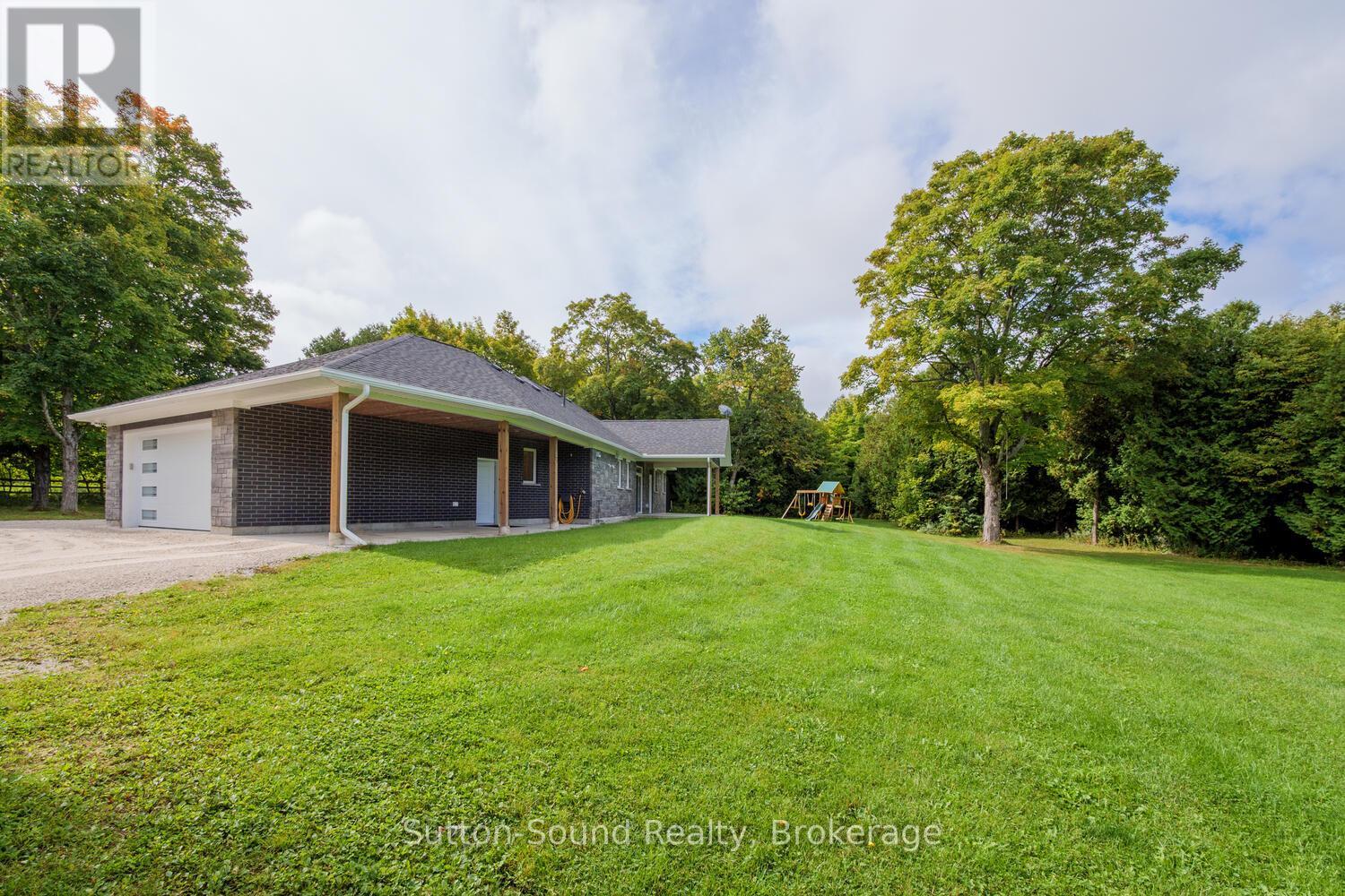 293 Everatt Side Road, Northern Bruce Peninsula, Ontario N0H 1W0 - Photo 31 - X12423325