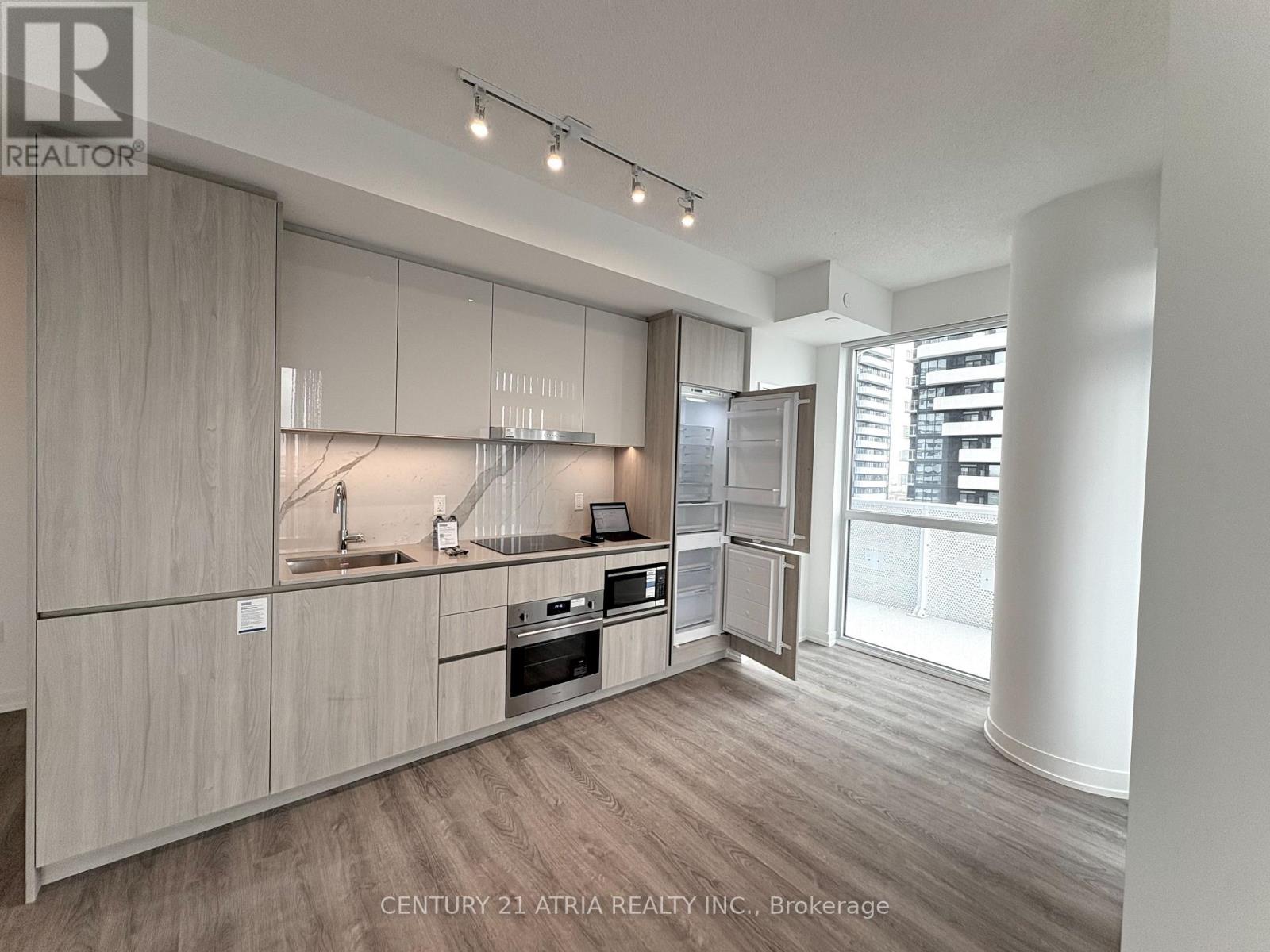 1002 - 8 Interchange Way, Vaughan, Ontario  L4K 0P8 - Photo 5 - N12525140