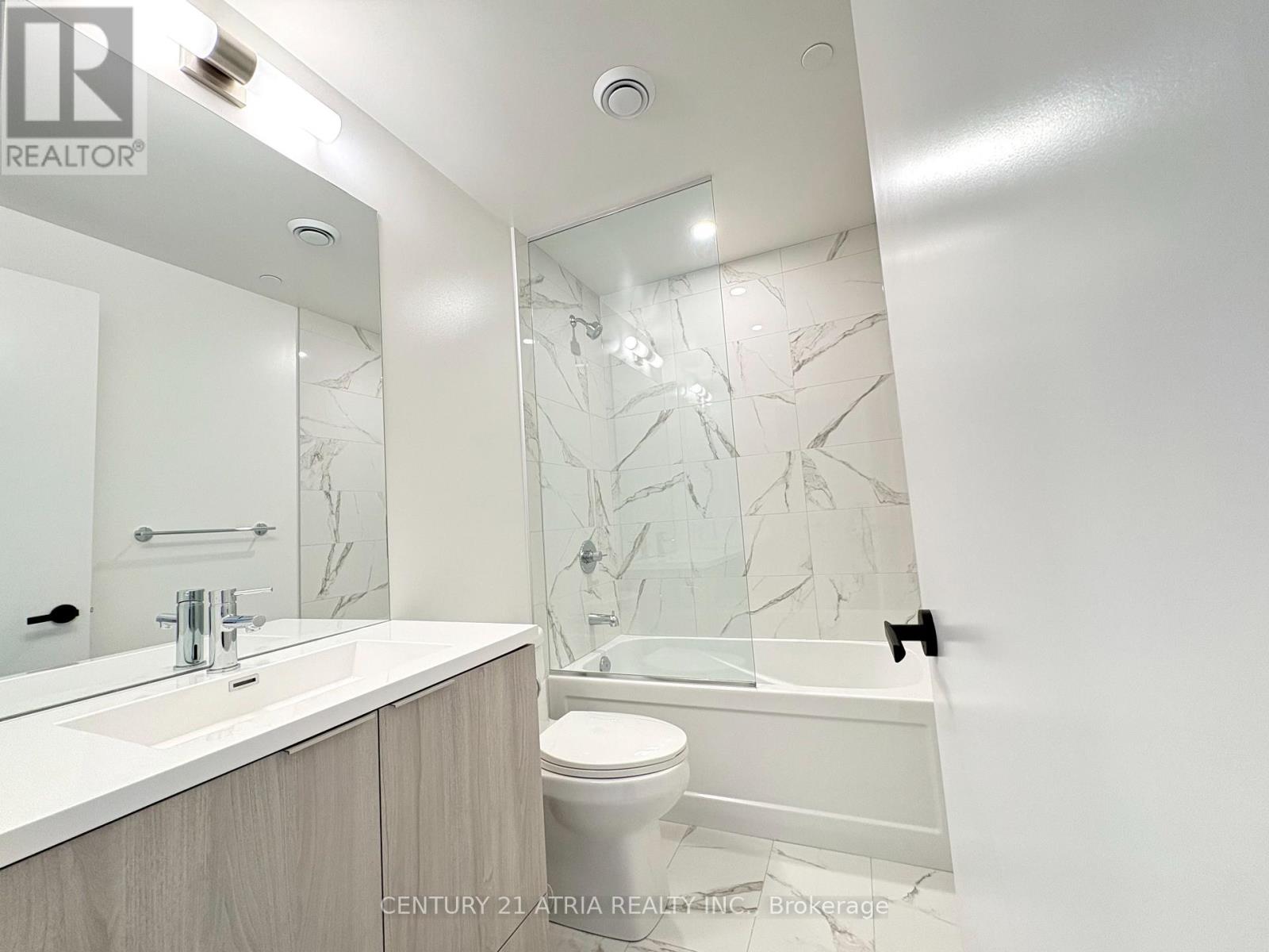 1002 - 8 Interchange Way, Vaughan, Ontario  L4K 0P8 - Photo 7 - N12525140