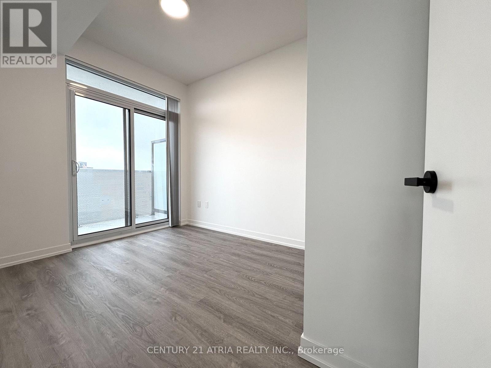 1002 - 8 Interchange Way, Vaughan, Ontario  L4K 0P8 - Photo 8 - N12525140
