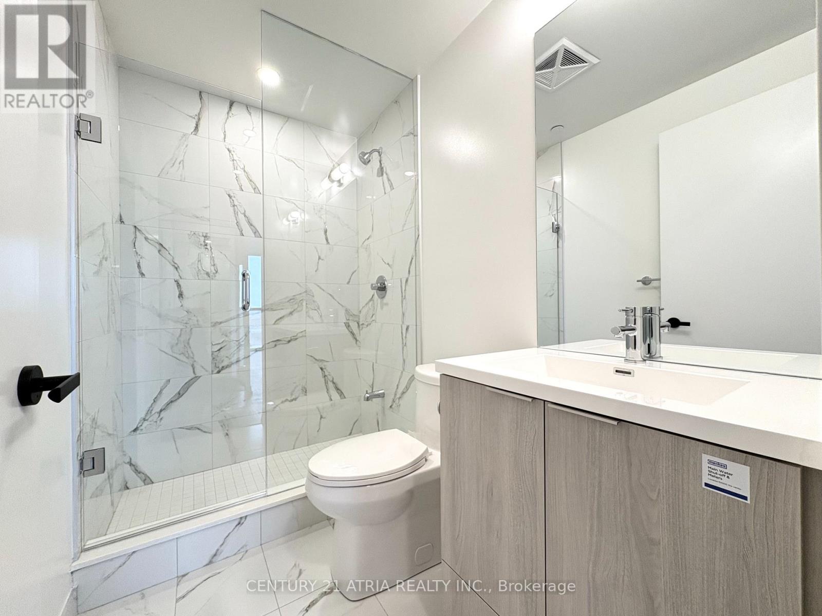 1002 - 8 Interchange Way, Vaughan, Ontario  L4K 0P8 - Photo 9 - N12525140