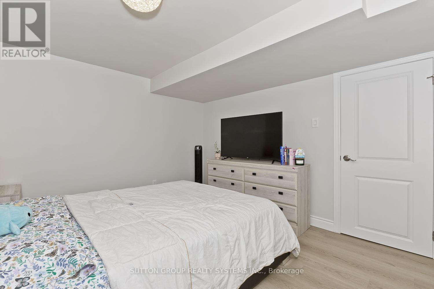 214 Ashford Drive, Barrie, Ontario  L4N 4H3 - Photo 23 - S12525128