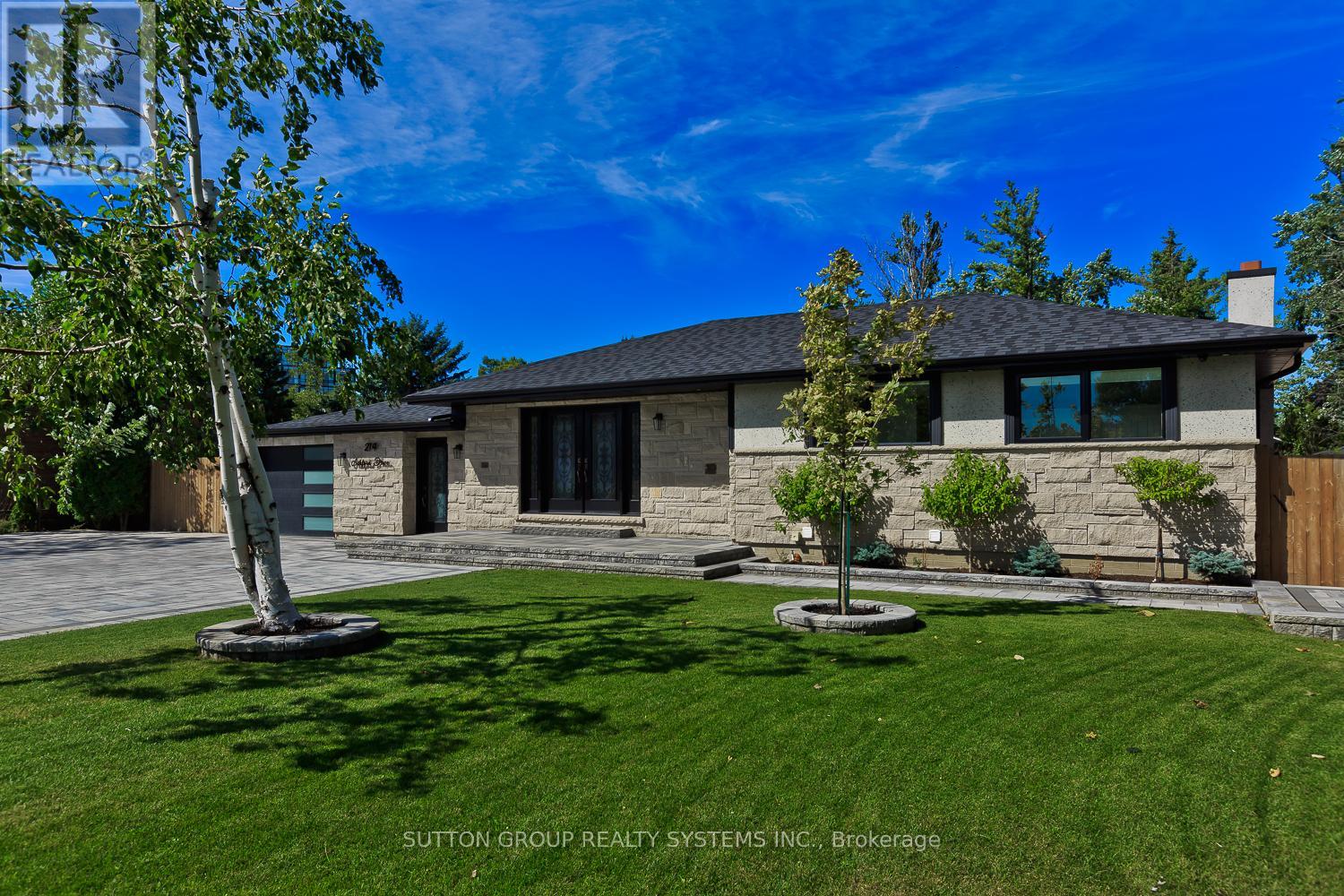 214 Ashford Drive, Barrie, Ontario  L4N 4H3 - Photo 3 - S12525128