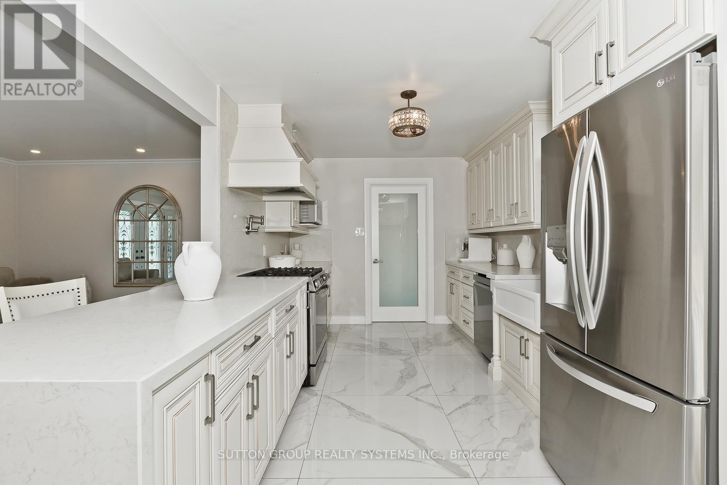 214 Ashford Drive, Barrie, Ontario  L4N 4H3 - Photo 6 - S12525128