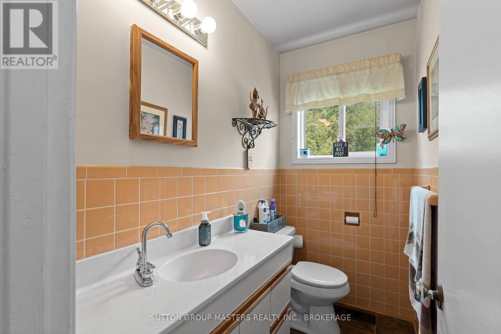 4667 Clearwater Road S, Frontenac (Frontenac South), Ontario  K0H 2T0 - Photo 17 - X12525214