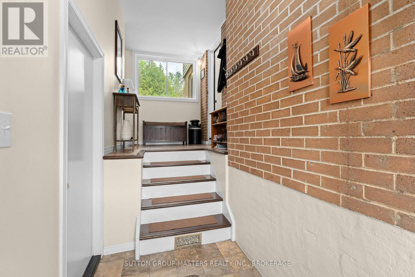 4667 Clearwater Road S, Frontenac (Frontenac South), Ontario  K0H 2T0 - Photo 21 - X12525214