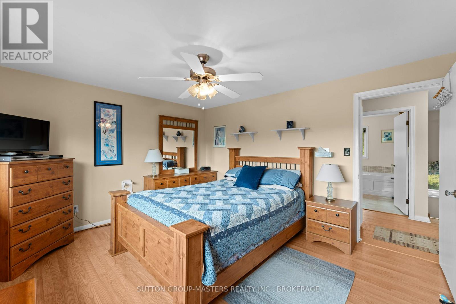 4667 Clearwater Road S, Frontenac (Frontenac South), Ontario  K0H 2T0 - Photo 32 - X12525214