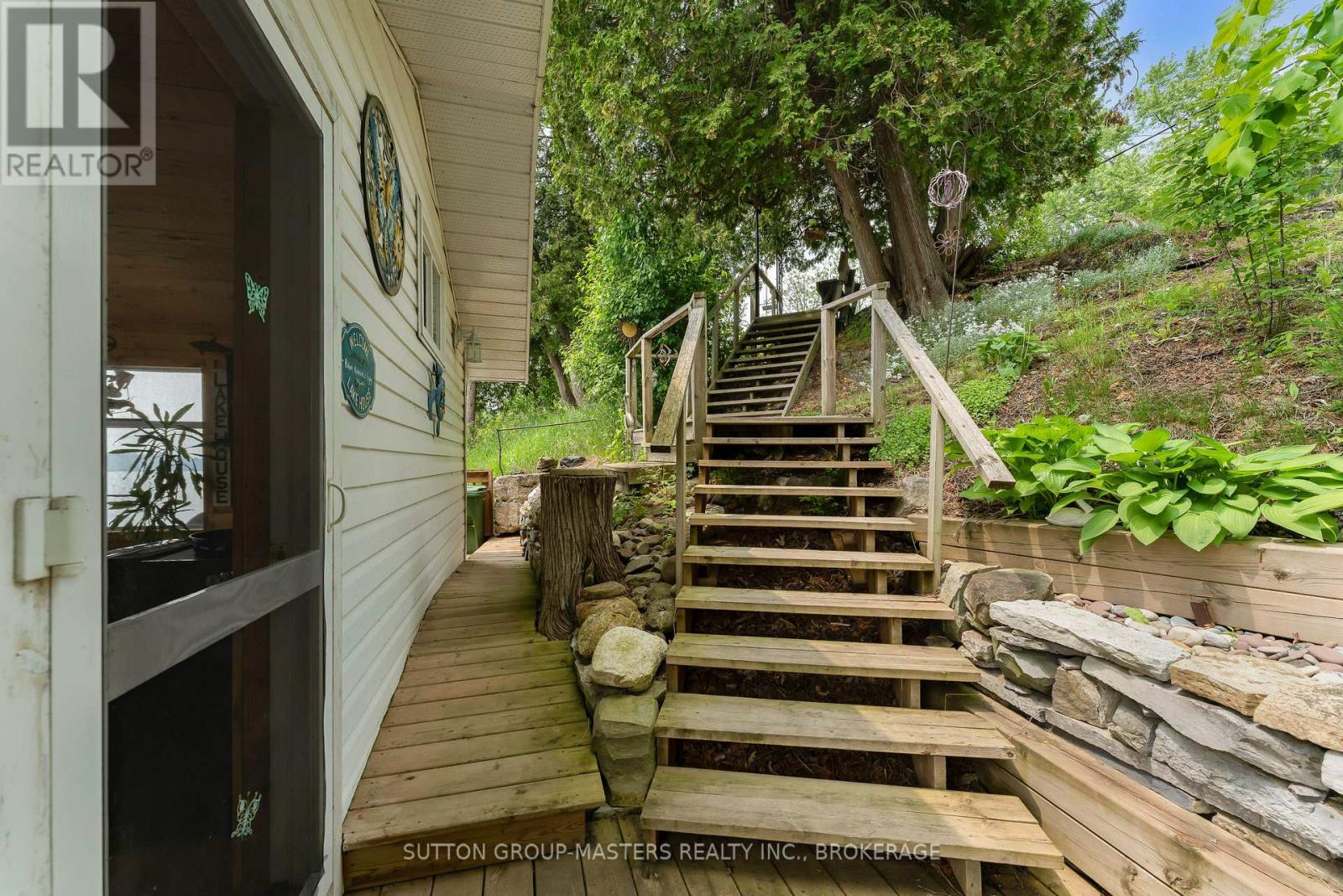 4667 Clearwater Road S, Frontenac (Frontenac South), Ontario  K0H 2T0 - Photo 40 - X12525214