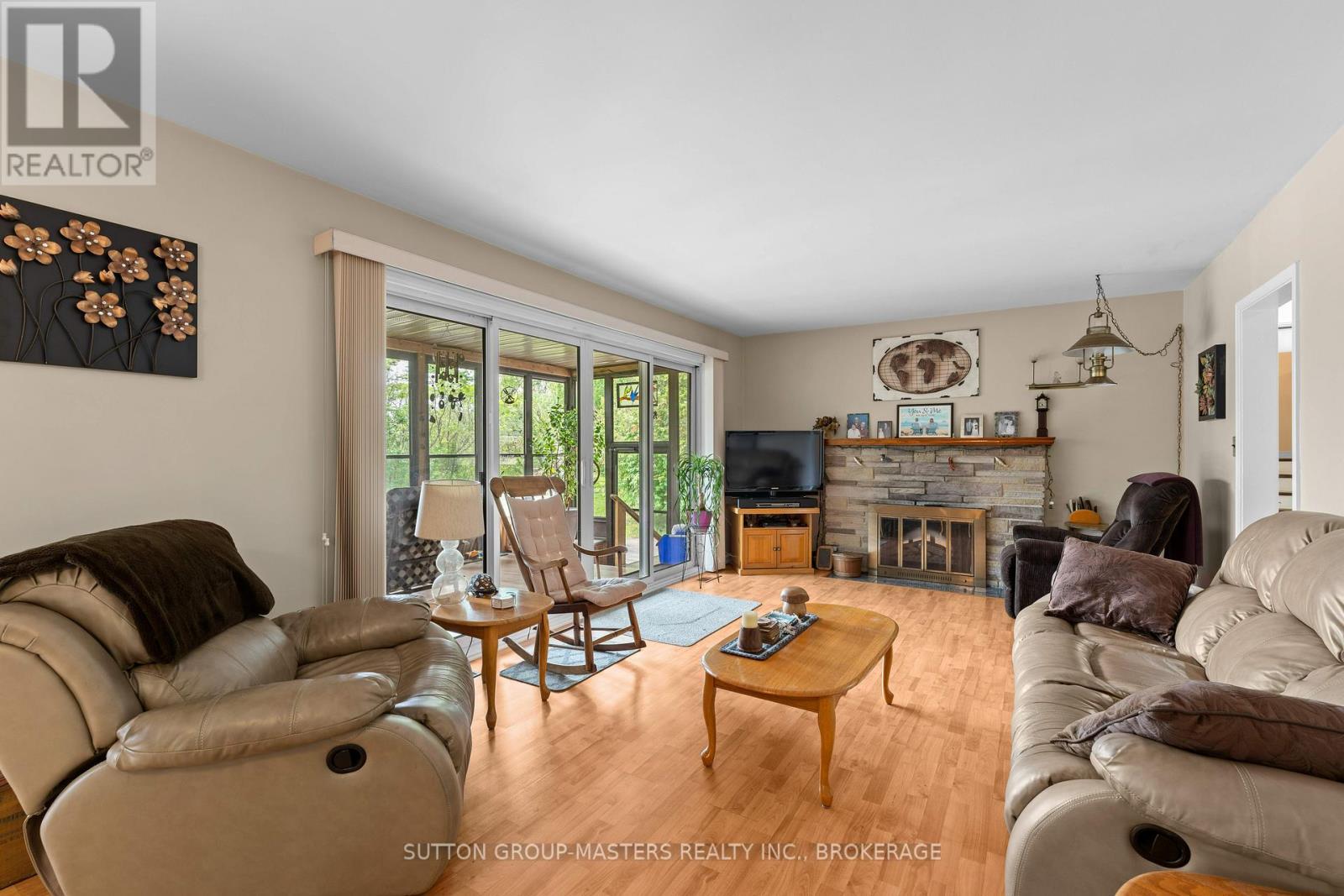 4667 Clearwater Road S, Frontenac (Frontenac South), Ontario  K0H 2T0 - Photo 8 - X12525214