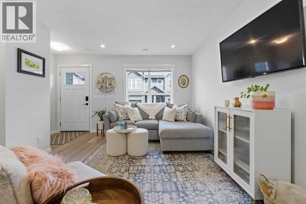 Property at 253 Cranbrook Square SE image 4