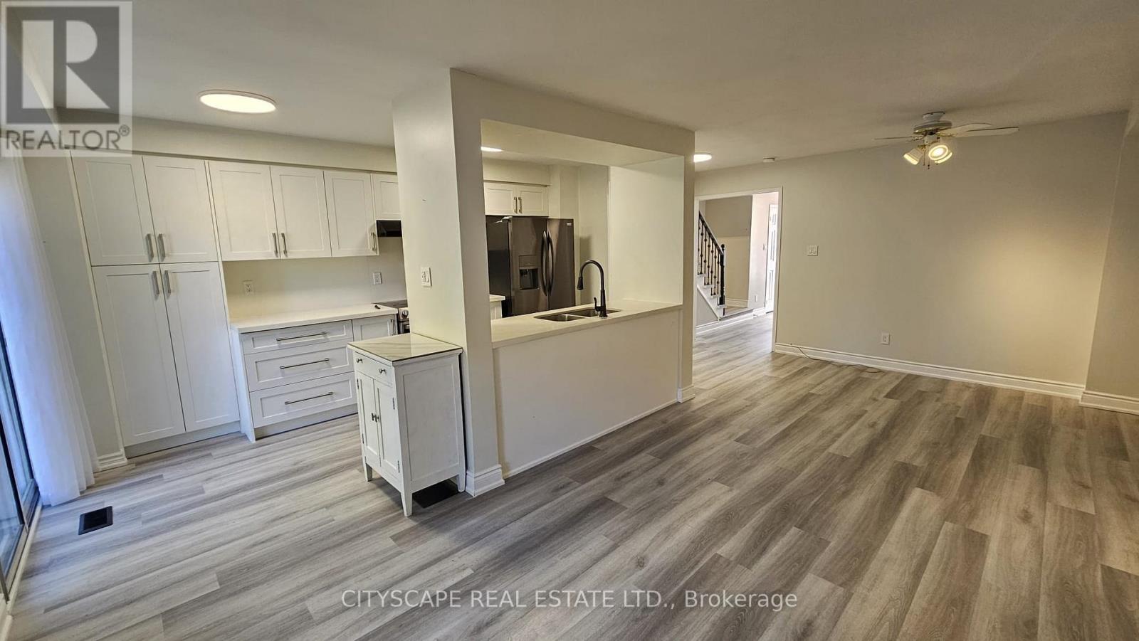 Unit 5 - 1485 Torrington Drive, Mississauga, Ontario  L5V 1Y3 - Photo 5 - W12525132