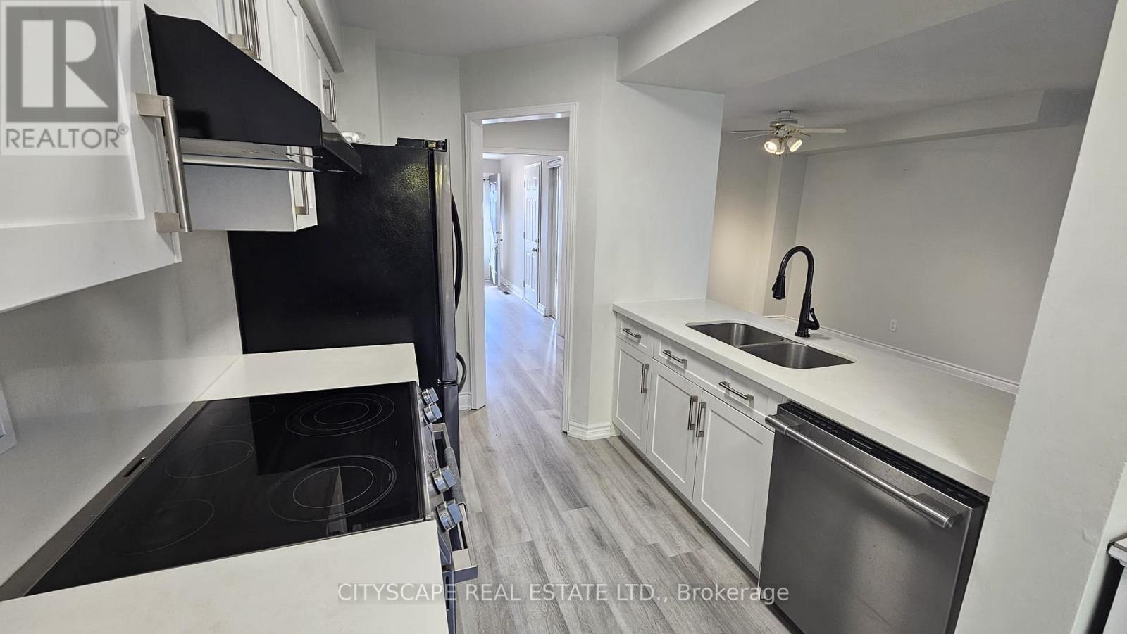 Unit 5 - 1485 Torrington Drive, Mississauga, Ontario  L5V 1Y3 - Photo 9 - W12525132