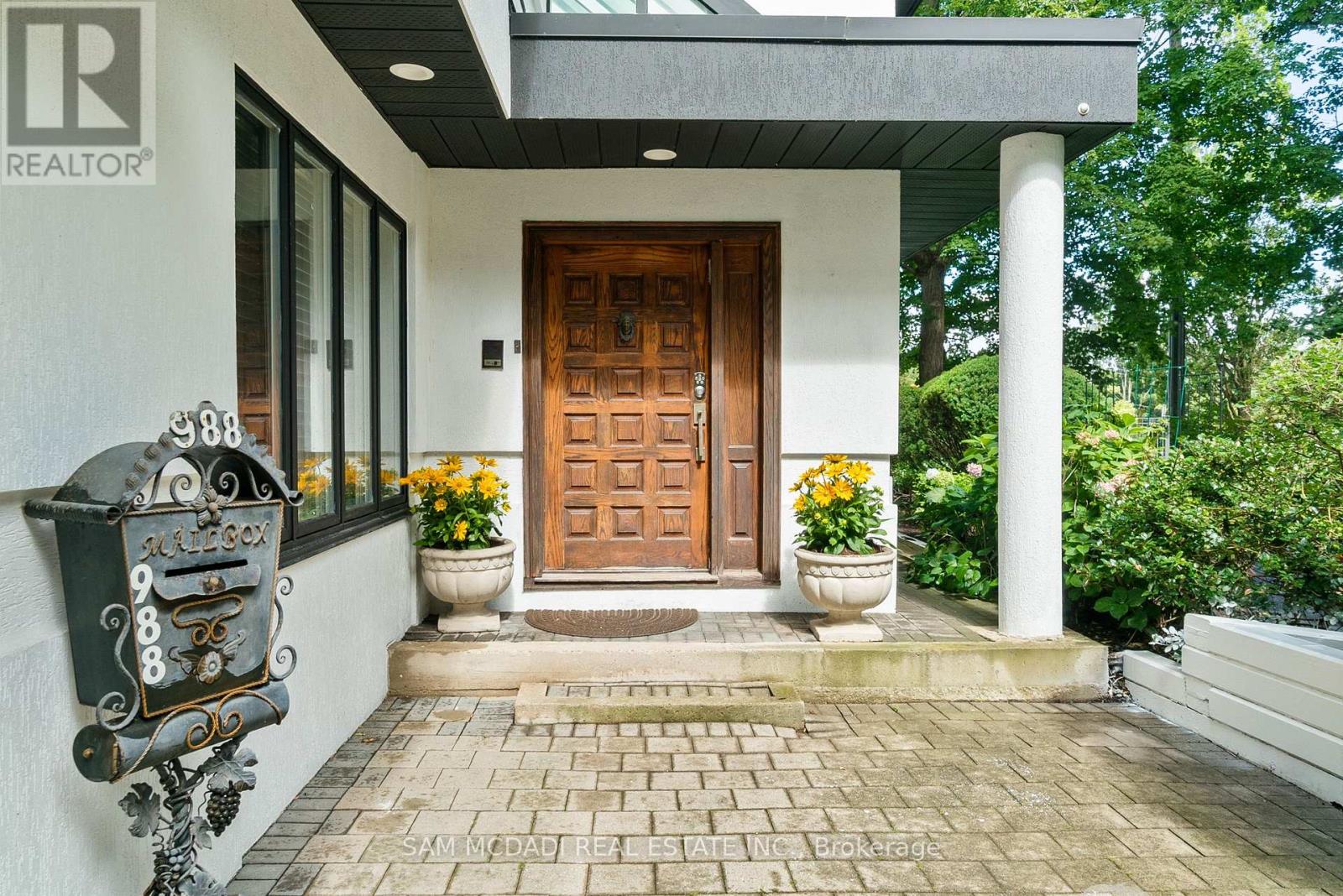 988 Tennyson Avenue, Mississauga, Ontario  L5H 2Z1 - Photo 14 - W12525148