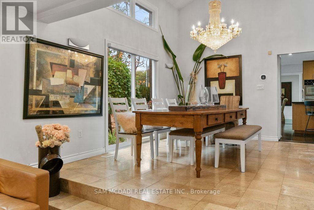 988 Tennyson Avenue, Mississauga, Ontario  L5H 2Z1 - Photo 19 - W12525148