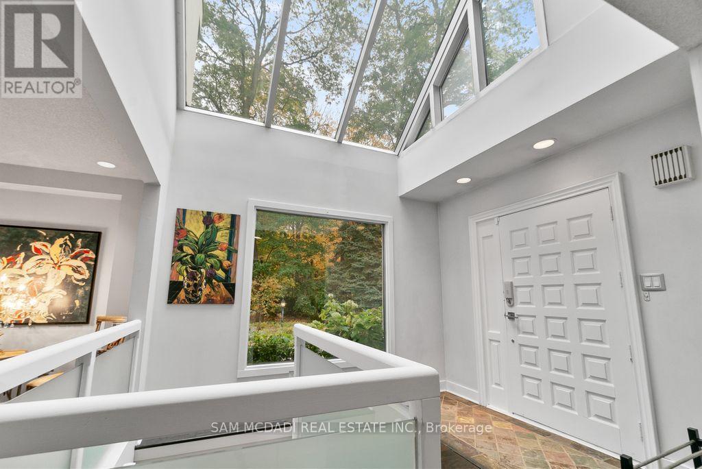 988 Tennyson Avenue, Mississauga, Ontario  L5H 2Z1 - Photo 37 - W12525148