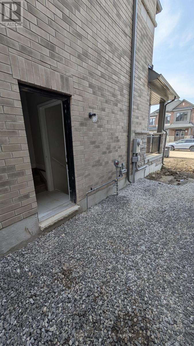 Lower - 47 Arnold Circle, Brampton, Ontario  L7A 0B8 - Photo 2 - W12525150