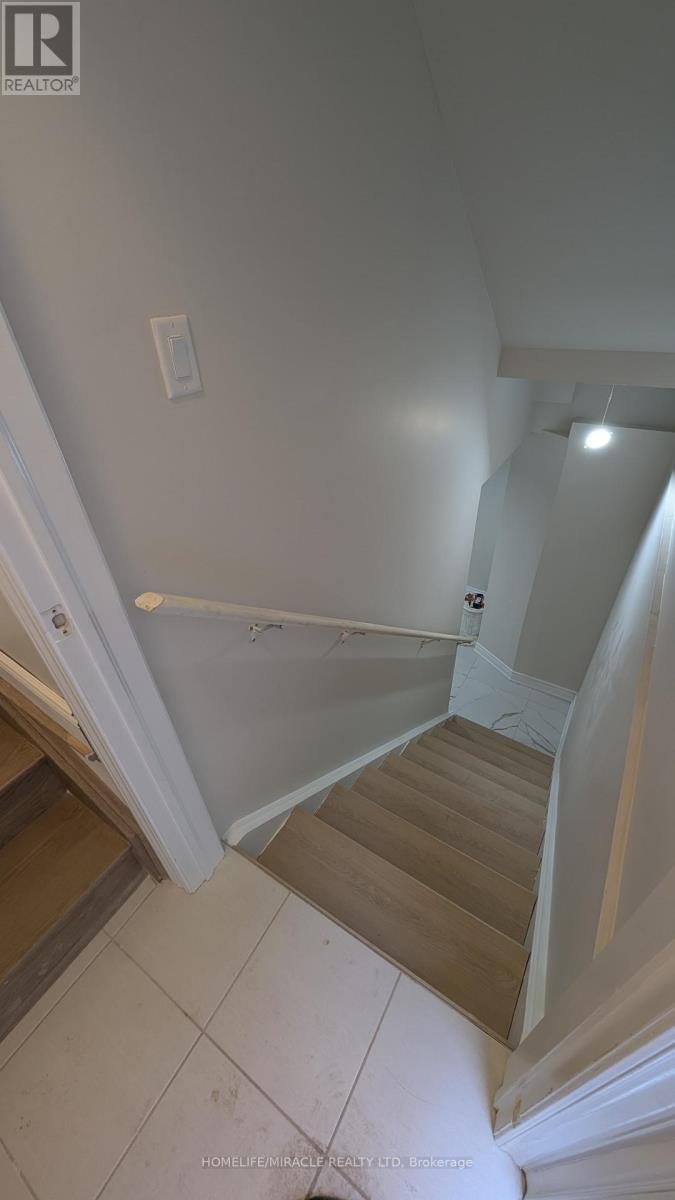 Lower - 47 Arnold Circle, Brampton, Ontario  L7A 0B8 - Photo 4 - W12525150