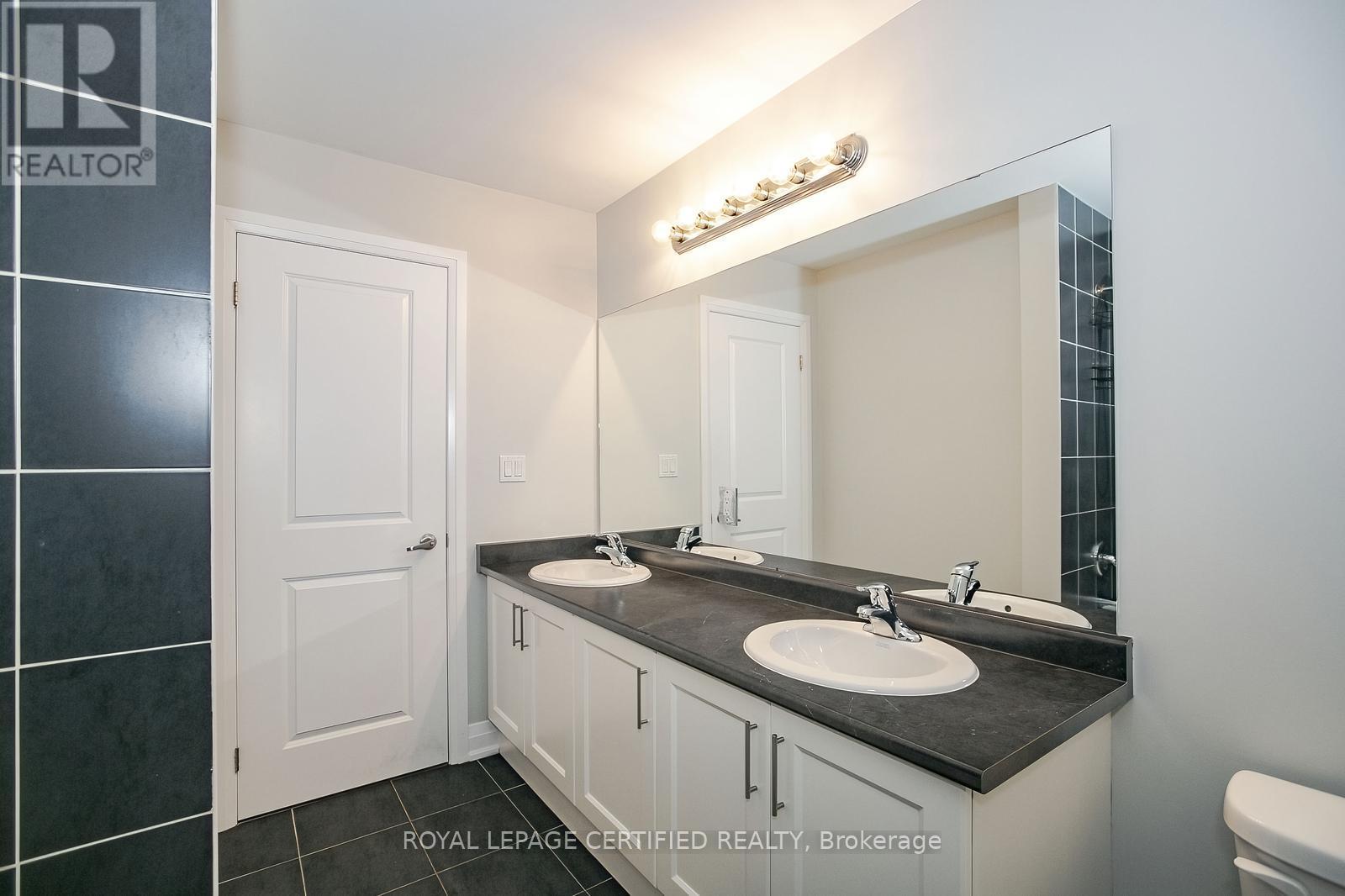 32 Dalbeattie Drive, Brampton, Ontario  L6Y 6H6 - Photo 35 - W12525152