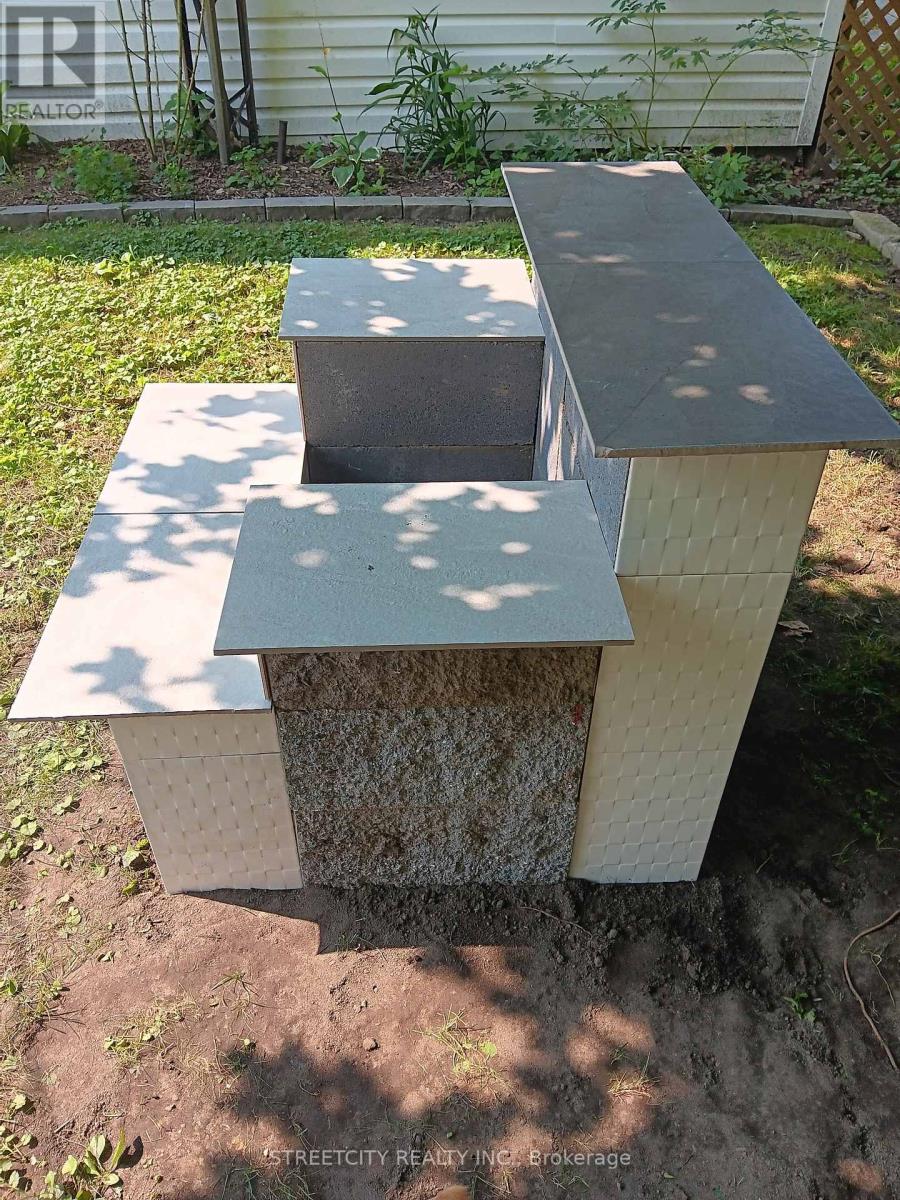 156 Maple Street, West Elgin, Ontario  N0L 2C0 - Photo 40 - X12525242