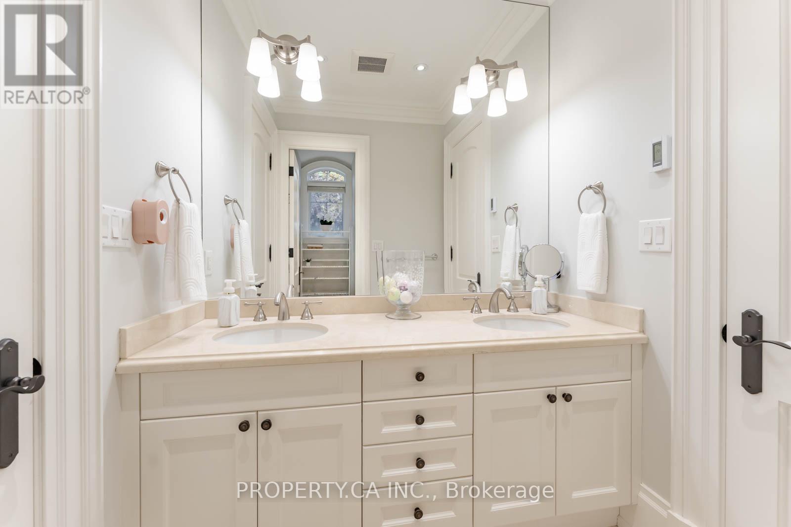 224 Donnelly Drive, Mississauga, Ontario  L5G 2M4 - Photo 33 - W12522822