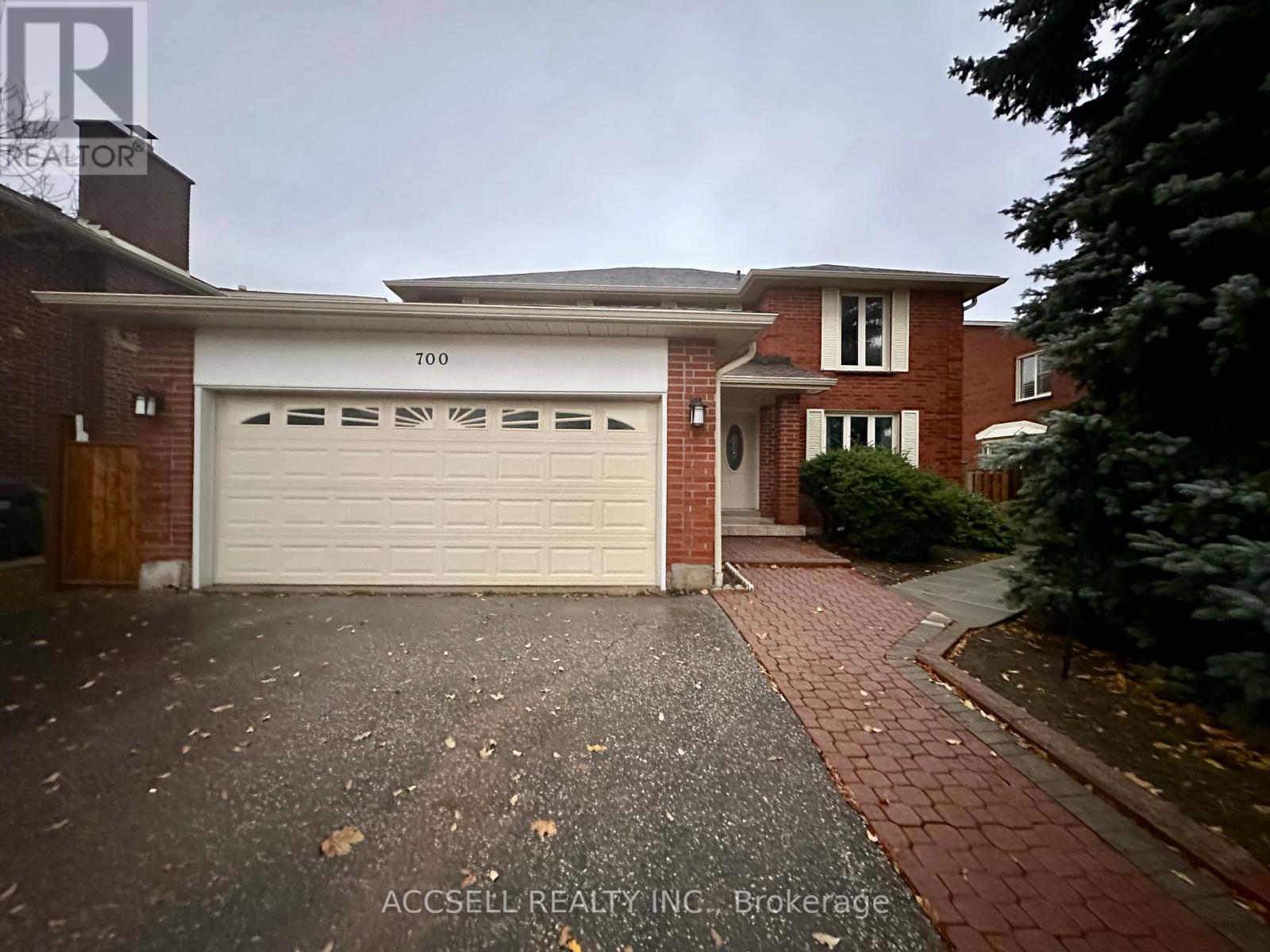 700 WILLOWBANK TRAIL, Mississauga, Ontario