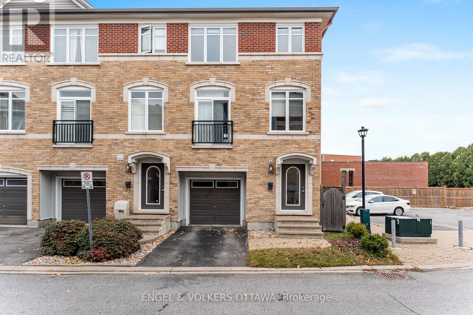 212 ACCOLADE PRIVATE, Ottawa, Ontario