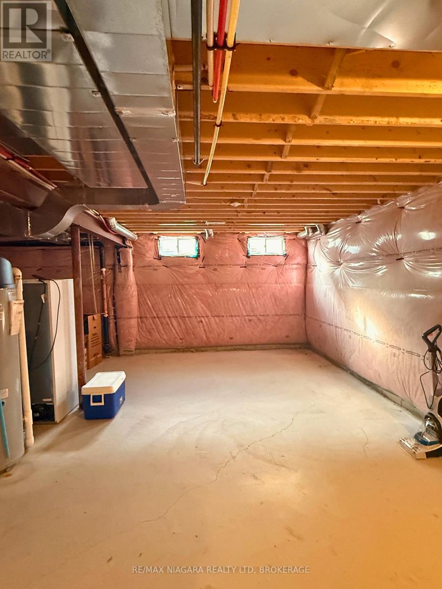 43 Cottonwood Crescent, Welland, Ontario L3B 0J4 - Photo 15 - X12525194