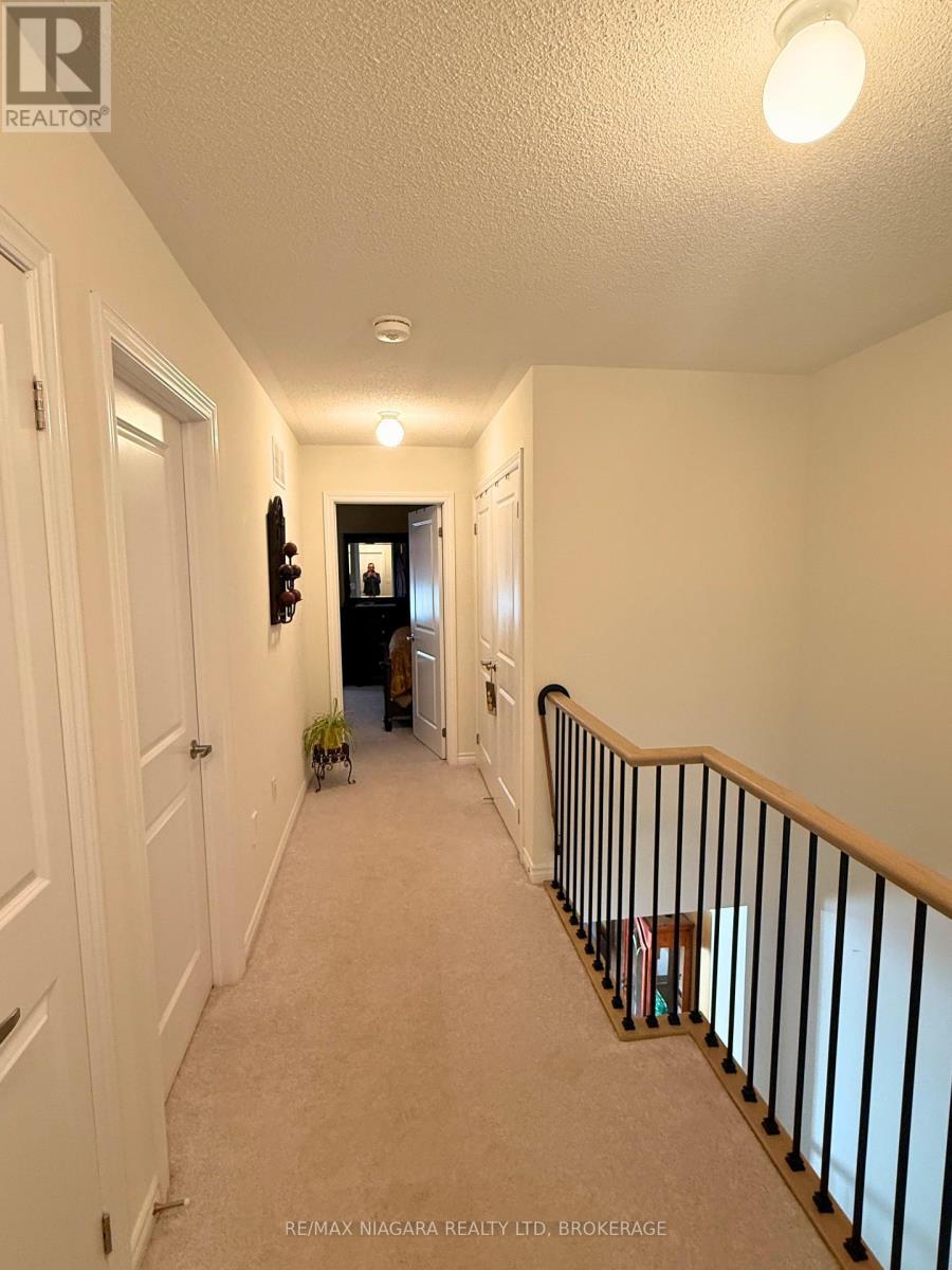 43 Cottonwood Crescent, Welland, Ontario L3B 0J4 - Photo 7 - X12525194