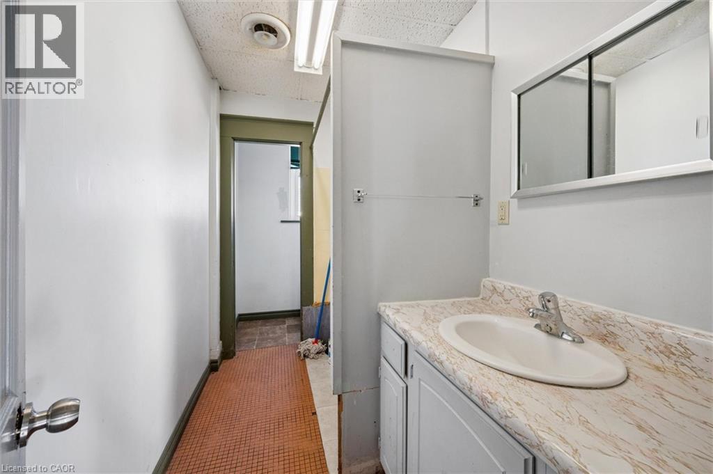 325 Breithaupt Street, Kitchener, Ontario N2H 5H6 - Photo 14 - 40786369