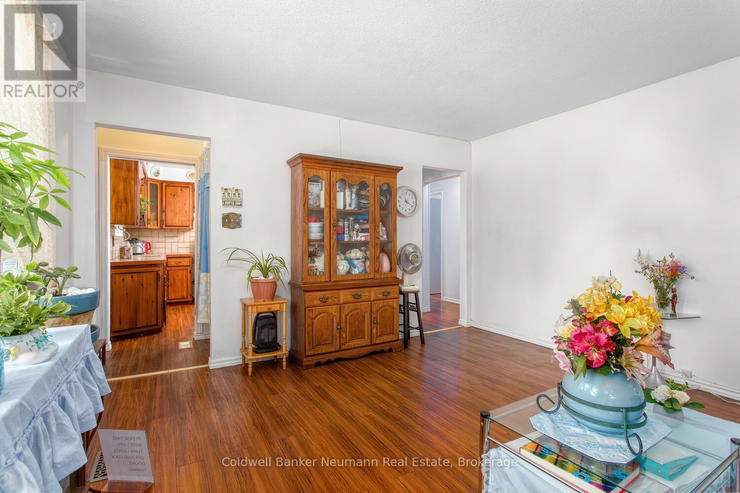 169 Country Club Drive, Guelph, Ontario N1E 3K8 - Photo 8 - X12525236