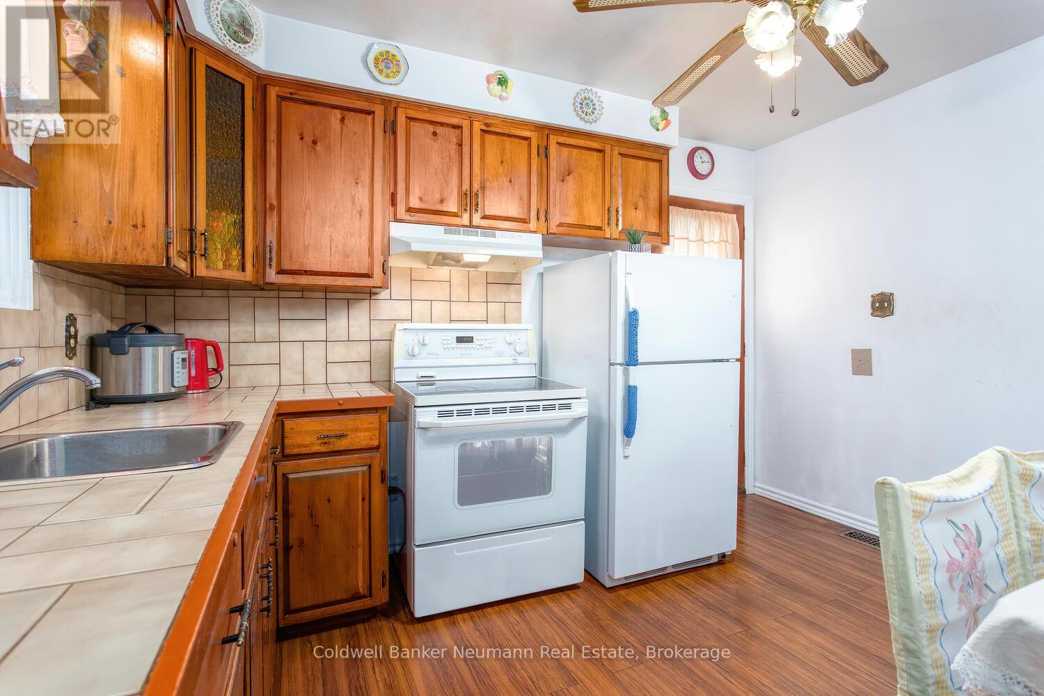 169 Country Club Drive, Guelph, Ontario N1E 3K8 - Photo 9 - X12525236