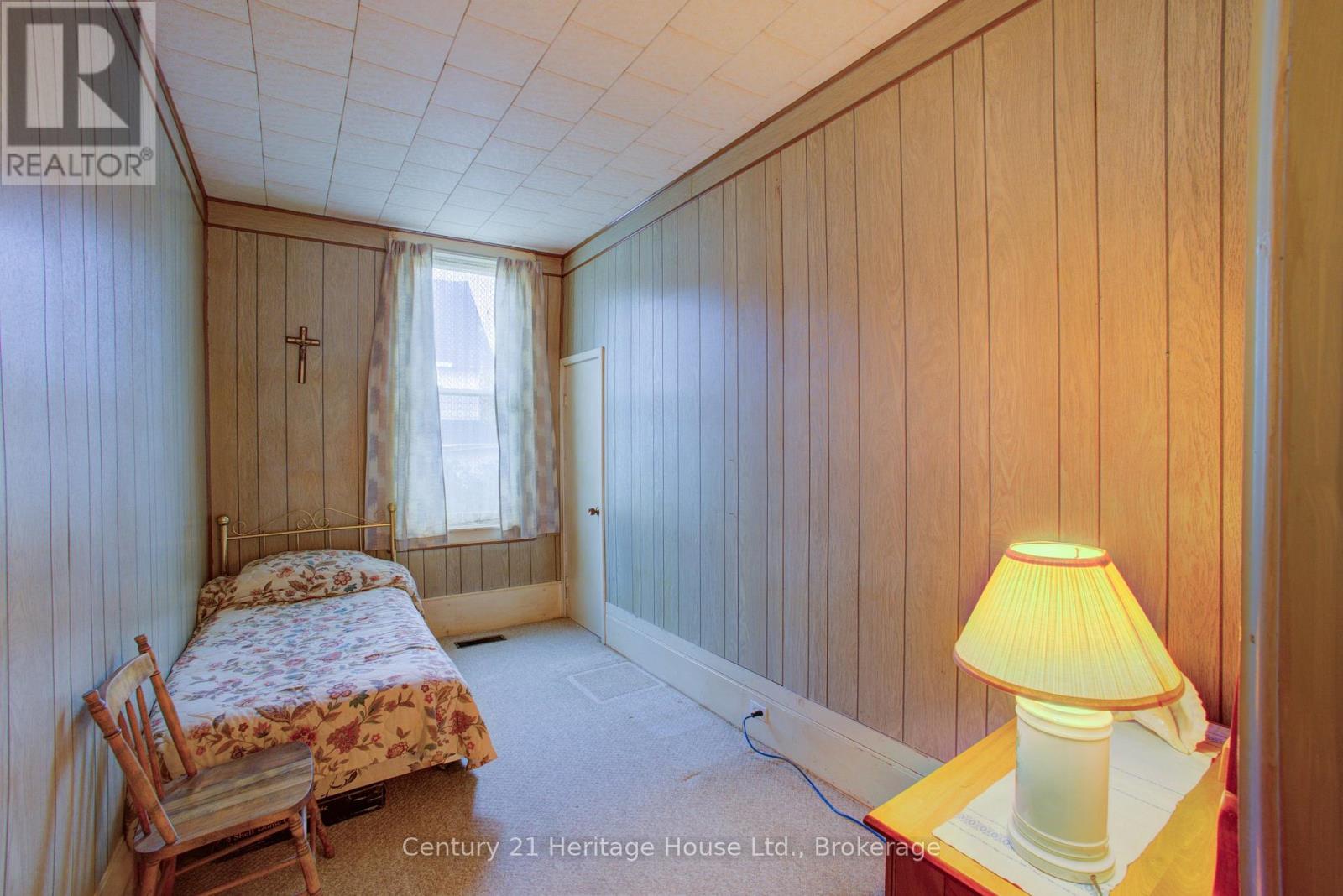 152 Countess Street N, West Grey, Ontario  N0G 1R0 - Photo 14 - X12525240