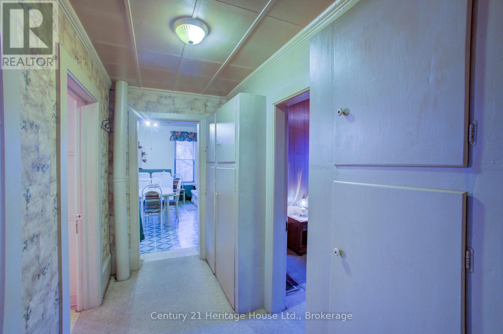 152 Countess Street N, West Grey, Ontario  N0G 1R0 - Photo 15 - X12525240