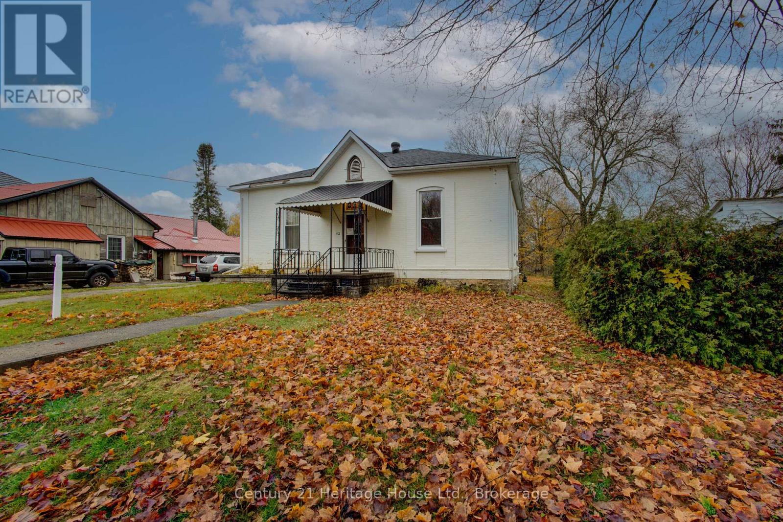 152 Countess Street N, West Grey, Ontario  N0G 1R0 - Photo 2 - X12525240