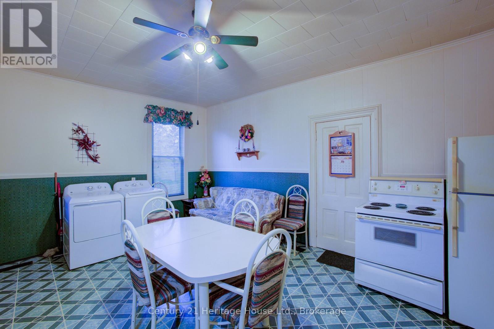 152 Countess Street N, West Grey, Ontario  N0G 1R0 - Photo 22 - X12525240