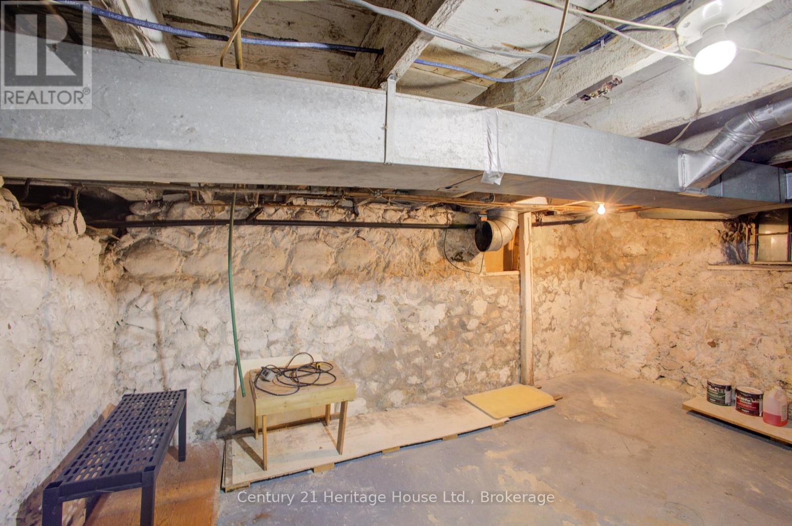 152 Countess Street N, West Grey, Ontario  N0G 1R0 - Photo 25 - X12525240