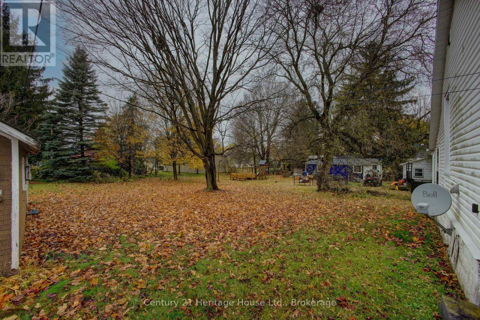 152 Countess Street N, West Grey, Ontario  N0G 1R0 - Photo 28 - X12525240