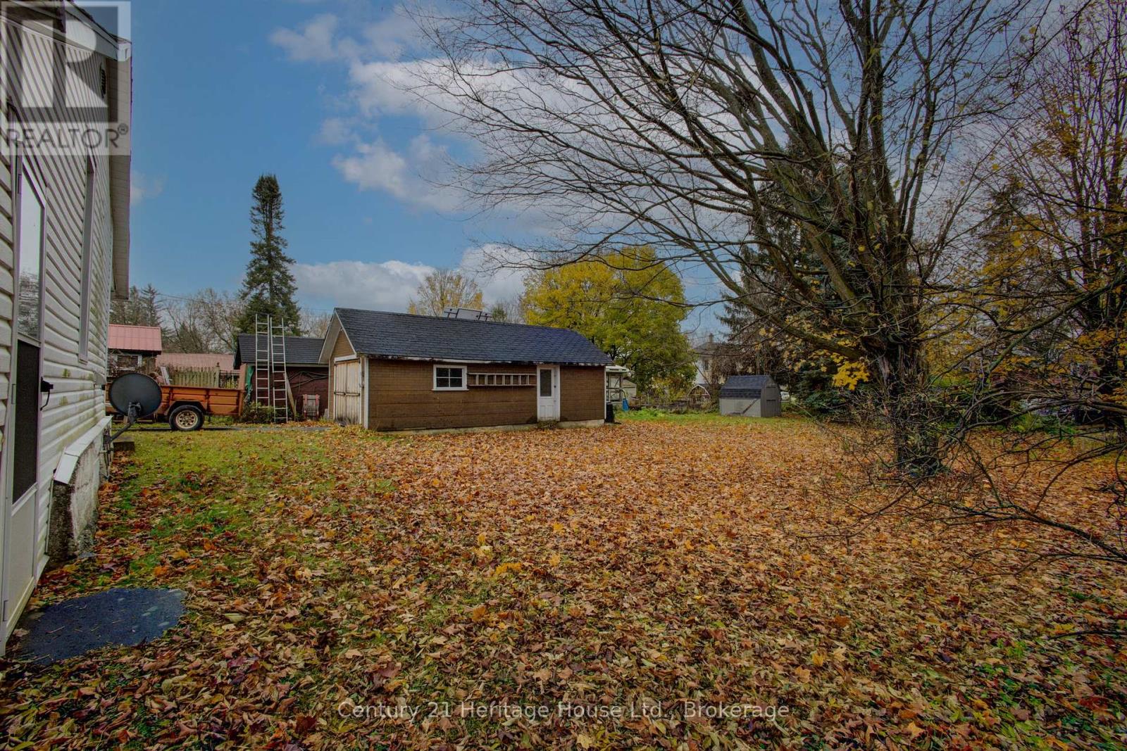 152 Countess Street N, West Grey, Ontario  N0G 1R0 - Photo 29 - X12525240