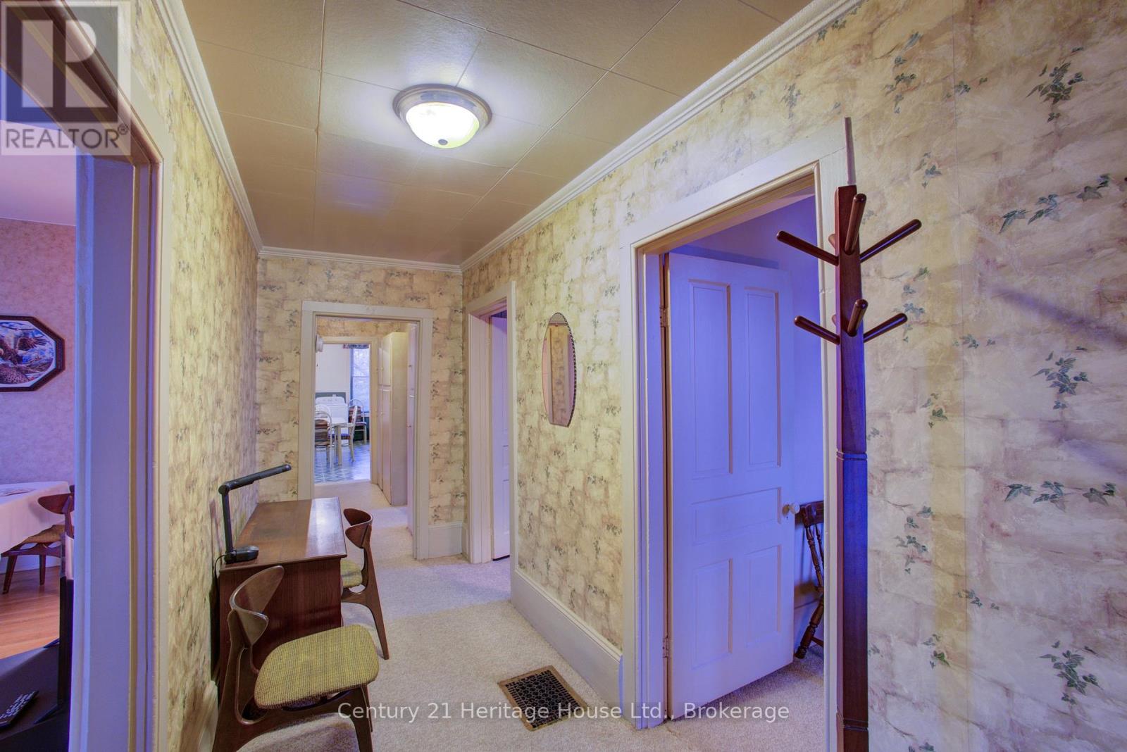 152 Countess Street N, West Grey, Ontario  N0G 1R0 - Photo 5 - X12525240