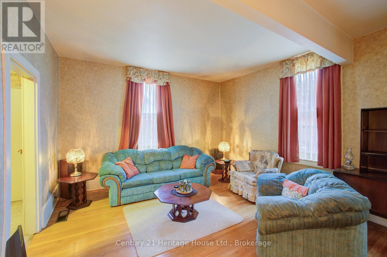 152 Countess Street N, West Grey, Ontario  N0G 1R0 - Photo 7 - X12525240