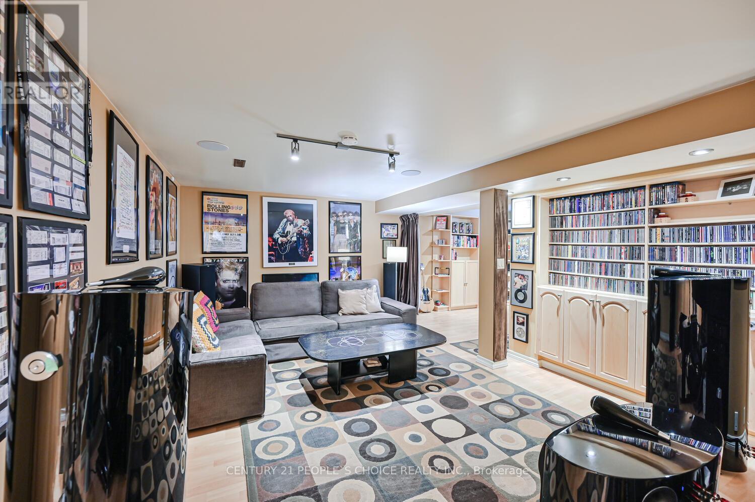 2 Fontaine Court, Brampton (Southgate), Ontario  L6T 3J2 - Photo 38 - W12524770