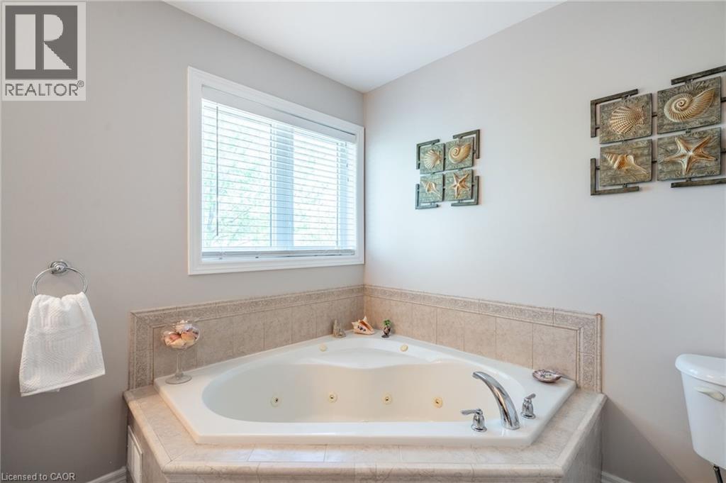 24 Edgecroft Crescent, Stoney Creek, Ontario  L8J 3Y6 - Photo 39 - 40786762