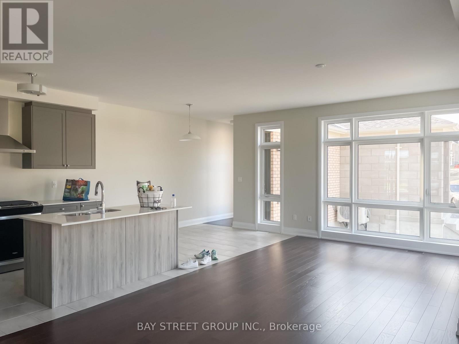 993 Crowsnest Hollow, Pickering, Ontario  L1X 0P4 - Photo 5 - E12525220